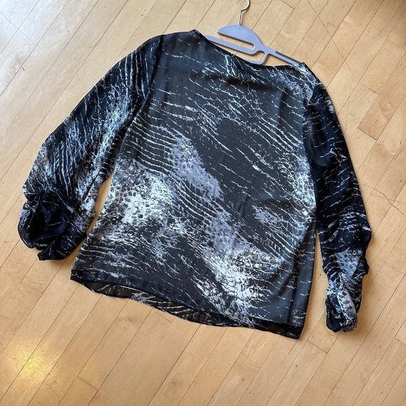 lola & Sophie Black /white sheer top, M, CB2282 - Picture 4 of 4